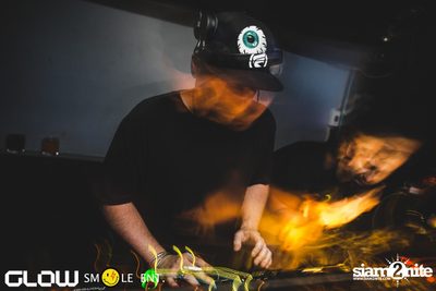 Glow & Smile นำเสนอ Reichelt และ Raycoux Live — photo 15
