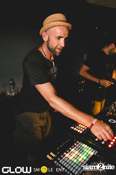 Glow & Smile นำเสนอ Reichelt และ Raycoux Live — photo 54