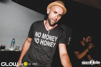 Glow & Smile นำเสนอ Reichelt และ Raycoux Live — photo 56