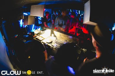 Glow & Smile นำเสนอ Reichelt และ Raycoux Live — photo 63