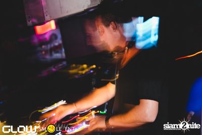 Glow & Smile นำเสนอ Reichelt และ Raycoux Live — photo 71
