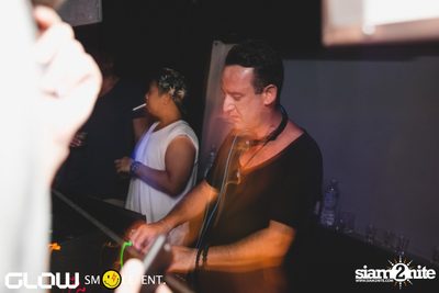 Glow & Smile นำเสนอ Reichelt และ Raycoux Live — photo 76