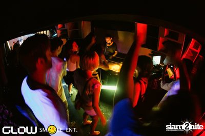 Glow & Smile นำเสนอ Reichelt และ Raycoux Live — photo 93