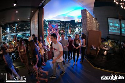 The Living Bistro & Bar pres. Singto Numchok & Two Popetorn — photo 5