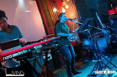 The Living Bistro & Bar pres. Singto Numchok & Two Popetorn — photo 14