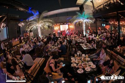 The Living Bistro & Bar pres. Singto Numchok & Two Popetorn — photo 29