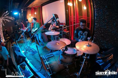 The Living Bistro & Bar pres. Singto Numchok & Two Popetorn — photo 31