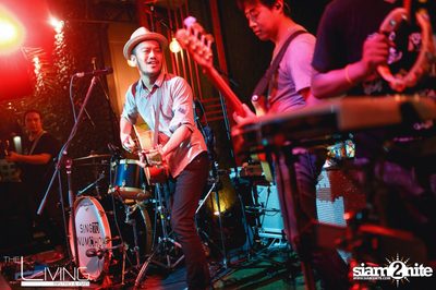 The Living Bistro & Bar pres. Singto Numchok & Two Popetorn — photo 72