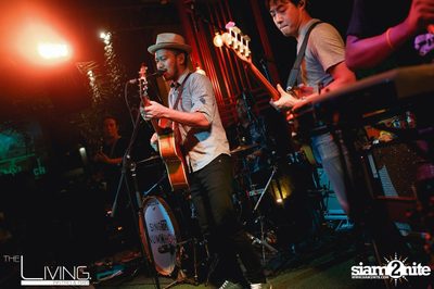 The Living Bistro & Bar pres. Singto Numchok & Two Popetorn — photo 73