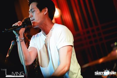 The Living Bistro & Bar pres. Singto Numchok & Two Popetorn — photo 94