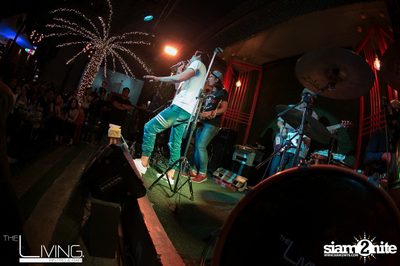 The Living Bistro & Bar pres. Singto Numchok & Two Popetorn — photo 111