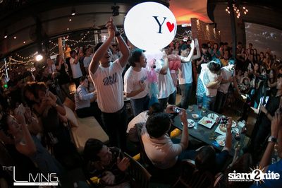 The Living Bistro & Bar pres. Singto Numchok & Two Popetorn — photo 114