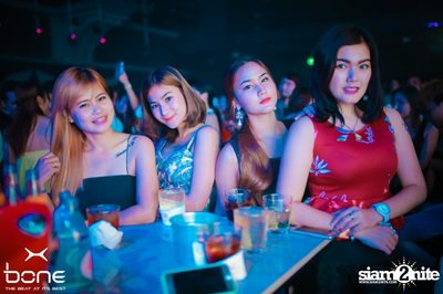 Cocktail Live Concert ที่ โบน คลับ, พัทยาเหนือ — photo 73