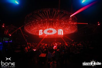 Cocktail Live Concert ที่ โบน คลับ, พัทยาเหนือ — photo 117
