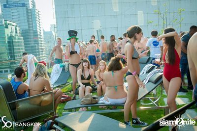 So Pool Party ที่ เดอะ วอเตอร์ คลับ โรงแรมโซฟิเทล โซ — photo 2