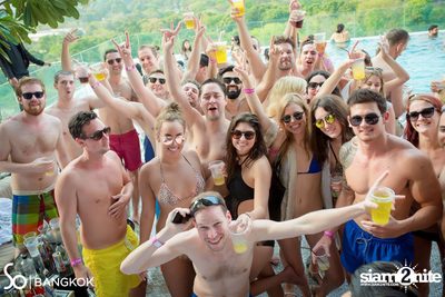So Pool Party ที่ เดอะ วอเตอร์ คลับ โรงแรมโซฟิเทล โซ — photo 32