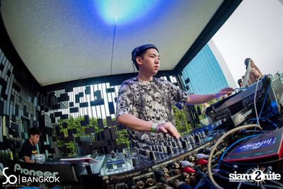 So Pool Party ที่ เดอะ วอเตอร์ คลับ โรงแรมโซฟิเทล โซ — photo 132