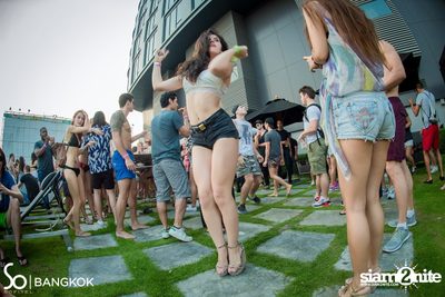 So Pool Party ที่ เดอะ วอเตอร์ คลับ โรงแรมโซฟิเทล โซ — photo 135