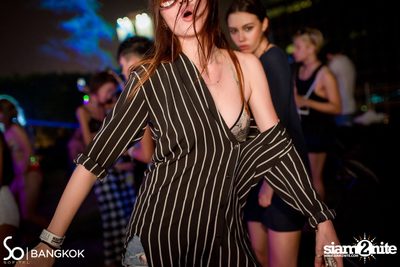 So Pool Party ที่ เดอะ วอเตอร์ คลับ โรงแรมโซฟิเทล โซ — photo 171