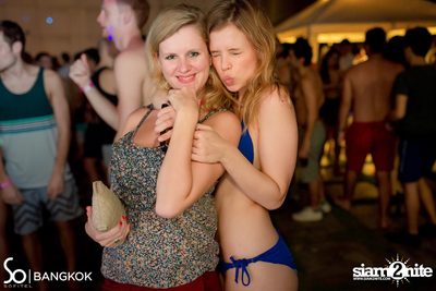 So Pool Party ที่ เดอะ วอเตอร์ คลับ โรงแรมโซฟิเทล โซ — photo 186