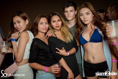 So Pool Party ที่ เดอะ วอเตอร์ คลับ โรงแรมโซฟิเทล โซ — photo 195