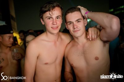 So Pool Party ที่ เดอะ วอเตอร์ คลับ โรงแรมโซฟิเทล โซ — photo 200