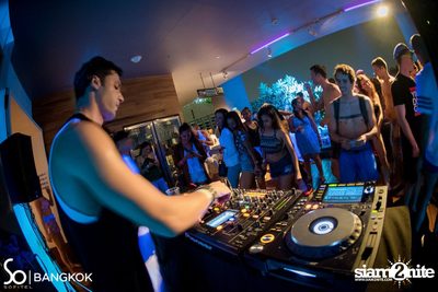 So Pool Party ที่ เดอะ วอเตอร์ คลับ โรงแรมโซฟิเทล โซ — photo 215