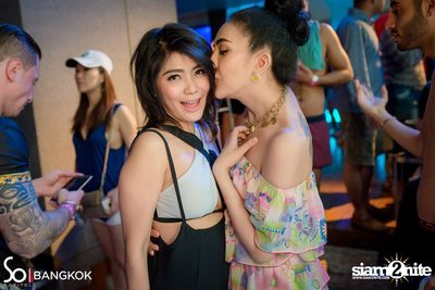 So Pool Party ที่ เดอะ วอเตอร์ คลับ โรงแรมโซฟิเทล โซ — photo 257