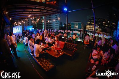 Friday Night at Grease Bangkok, Sukhumvit Soi 49 — photo 3