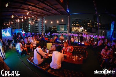 Friday Night at Grease Bangkok, Sukhumvit Soi 49 — photo 4