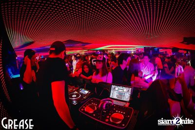 Friday Night at Grease Bangkok, Sukhumvit Soi 49 — photo 45