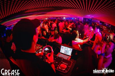 Friday Night at Grease Bangkok, Sukhumvit Soi 49 — photo 46