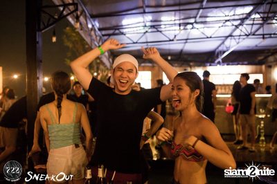 Sneakout presents Beach Wear Pool and Foam Party — photo 4