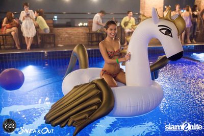 Sneakout presents Beach Wear Pool and Foam Party — photo 7