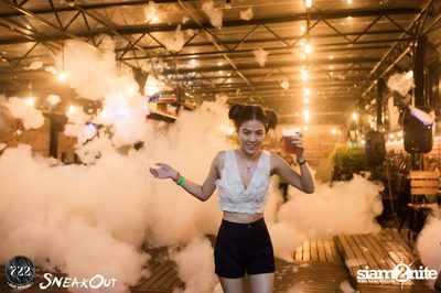 Sneakout presents Beach Wear Pool and Foam Party — photo 12
