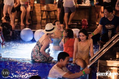 Sneakout presents Beach Wear Pool and Foam Party — photo 90