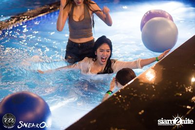 Sneakout presents Beach Wear Pool and Foam Party — photo 146