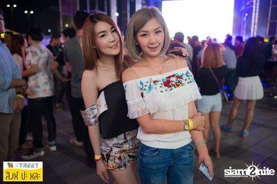 Singha S-treet กับ Flure ที่ เซ็นทรัลเฟสติวัล เขียงใหม่ — photo 180