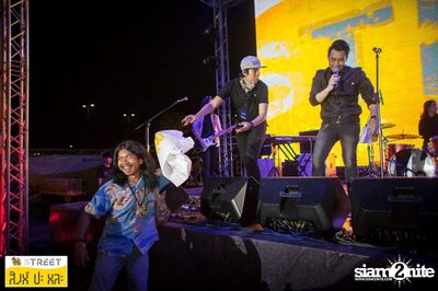 Singha S-treet กับ Flure ที่ เซ็นทรัลเฟสติวัล เขียงใหม่ — photo 369