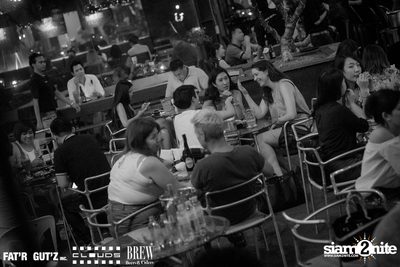 Seenspace Invasion ที่ร้าน Clouds, Fat'R Gut'z และ BREW Beers & Ciders — photo 8