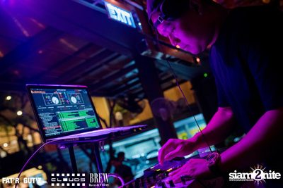 Seenspace Invasion ที่ร้าน Clouds, Fat'R Gut'z และ BREW Beers & Ciders — photo 30