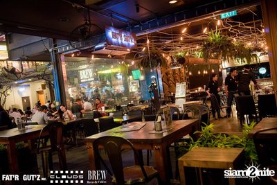 Seenspace Invasion ที่ร้าน Clouds, Fat'R Gut'z และ BREW Beers & Ciders — photo 35
