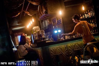 Seenspace Invasion ที่ร้าน Clouds, Fat'R Gut'z และ BREW Beers & Ciders — photo 57