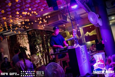 Seenspace Invasion ที่ร้าน Clouds, Fat'R Gut'z และ BREW Beers & Ciders — photo 71