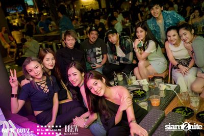 Seenspace Invasion ที่ร้าน Clouds, Fat'R Gut'z และ BREW Beers & Ciders — photo 84