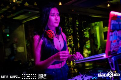 Seenspace Invasion ที่ร้าน Clouds, Fat'R Gut'z และ BREW Beers & Ciders — photo 86