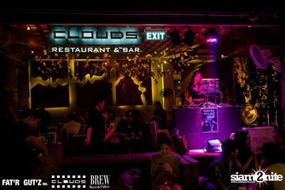 Seenspace Invasion ที่ร้าน Clouds, Fat'R Gut'z และ BREW Beers & Ciders — photo 94