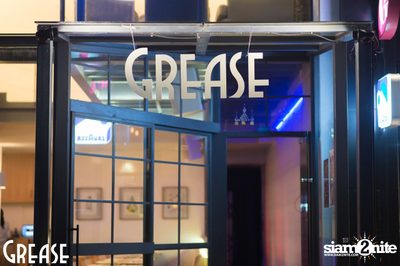Thursday Night at Grease, Sukhumvit Soi 49 — photo 1