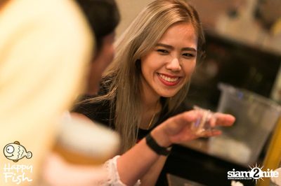 คืนวันศุกร์ ที่ร้าน แฮปปี้ ฟิช, เอเชีย ทีค เดอะ ริเวอร์ฟร้อนท์ — photo 10
