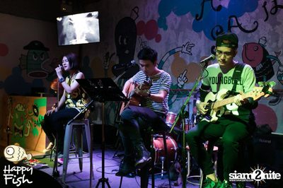 คืนวันศุกร์ ที่ร้าน แฮปปี้ ฟิช, เอเชีย ทีค เดอะ ริเวอร์ฟร้อนท์ — photo 11